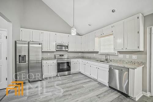 4th image of 1721 Shady Creek Ln