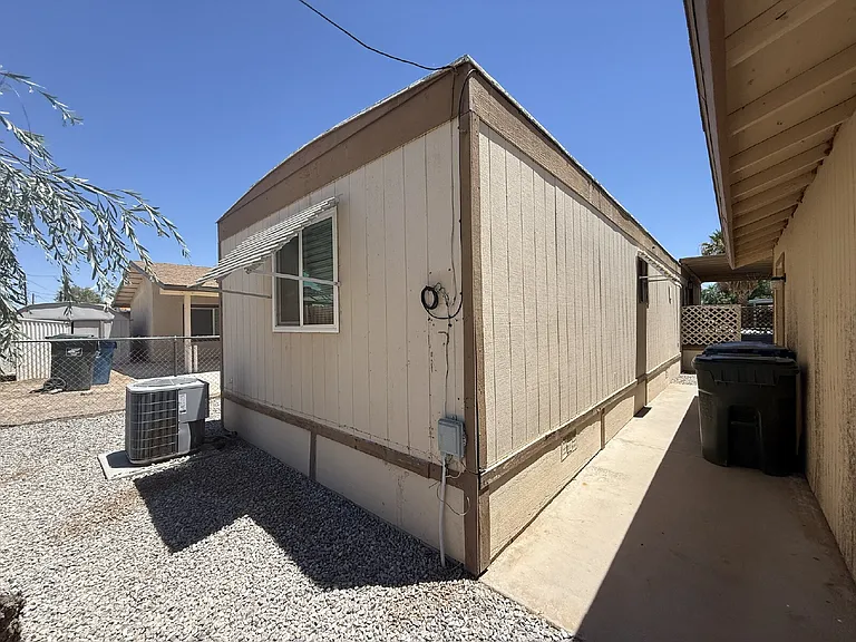 2111 Santa Cruz Ave — Photo 30