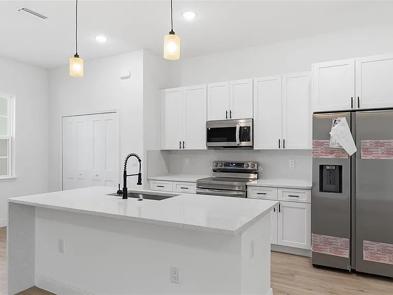 2652 W Paragon Ln — Photo 17
