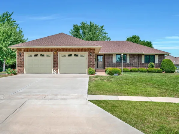 1500 SE 42nd St, Topeka, KS 66609