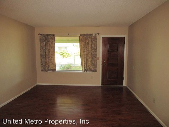 3rd image of 3933 W Sunnyside Ave