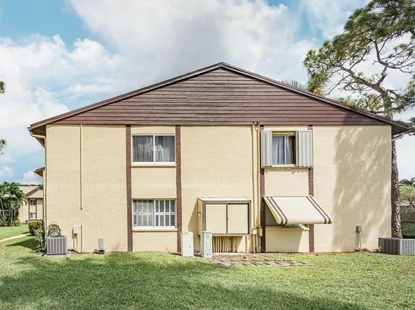 311 Pine Ridge Circle #B-1, Greenacres, FL 33463