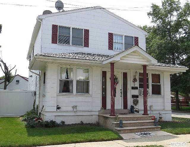 1st image of 2544 Tonquin St