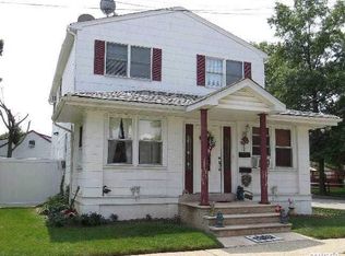 2544 Tonquin St, East Meadow, NY 11554