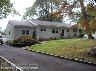 19 Harvard Rd, Shoreham, NY 11786