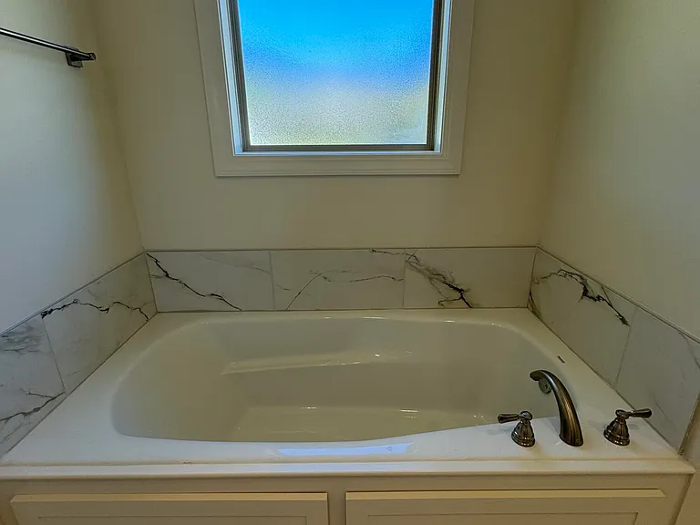 412 Butternut Dr — Photo 8