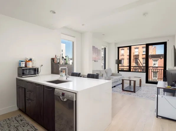 738 Grand St #3A, Brooklyn, NY 11211