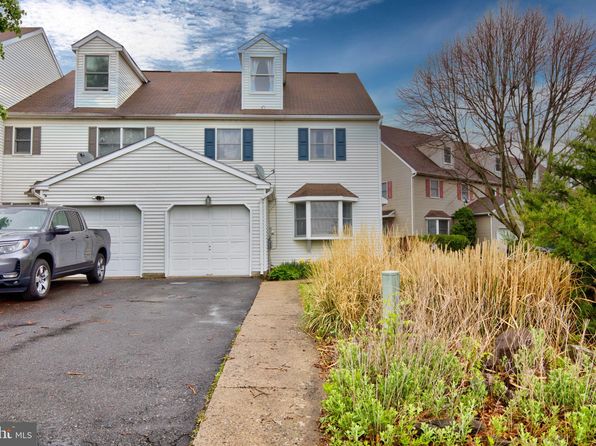 196 W 8th St, Red Hill, PA 18076