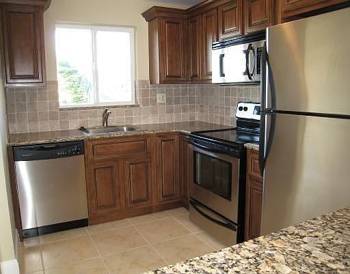 2nd image of 912 Pine Dr APT 205