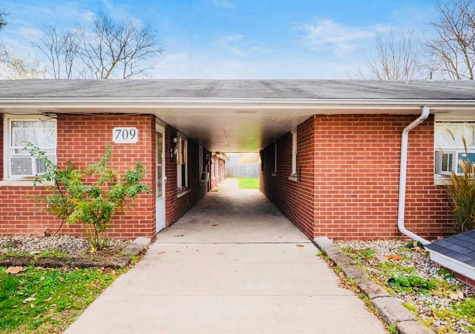 709 S Hutchinson Ave, Muncie, IN 47303 — Photo 1