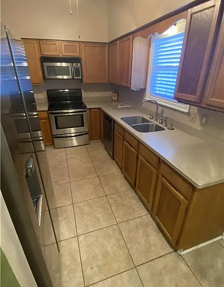 953 Bayou Trace Dr — Photo 2