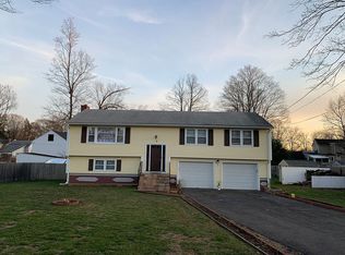 2 Gaylord St, Windsor, CT 06095