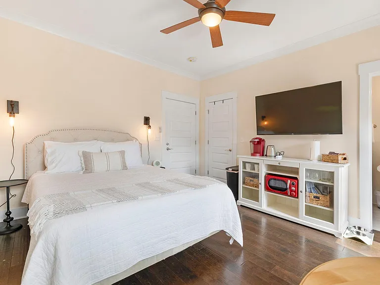 105B McCall St — Photo 82