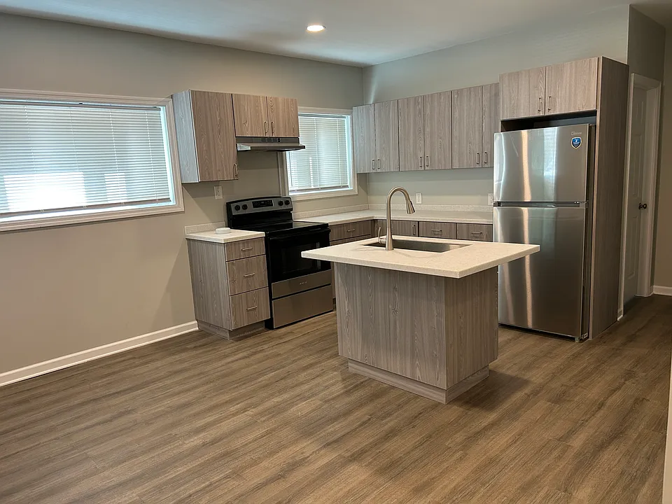 529 Main St #1