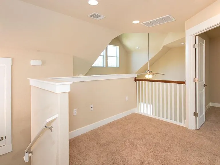 1601 Miriam Ave #301 — Photo 15