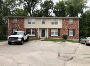2 Meramec Ln, Eureka, MO 63025