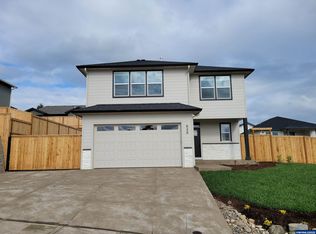 626 NW Crater Lake Dr, Dallas, OR 97338