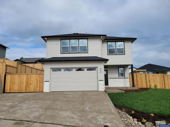626 NW Crater Lake Dr, Dallas, OR 97338