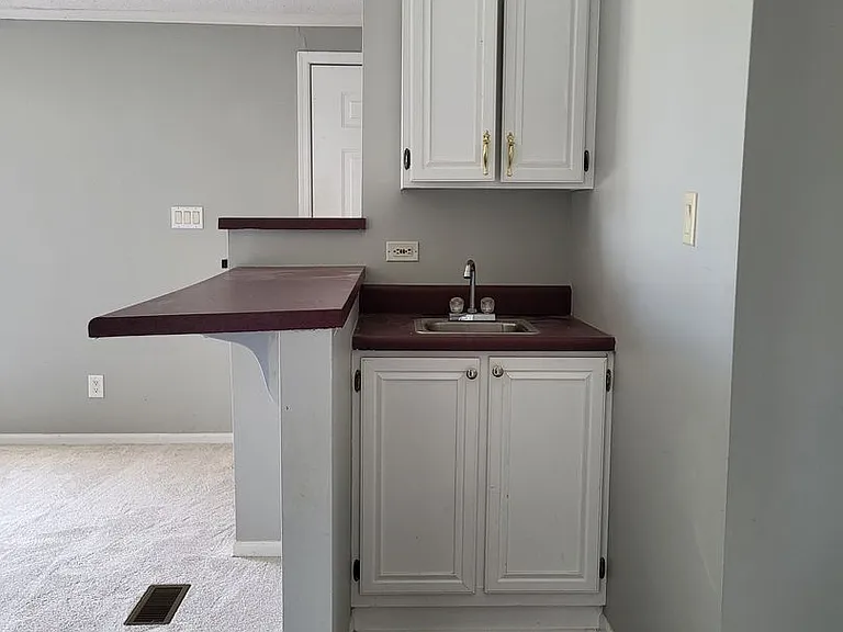 1050 Isenhour Ct — Photo 4