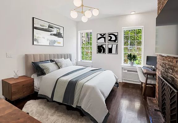 5th image of 311 W 20th St #Plr