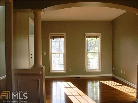 5th image of 635 Lantern Park Ln