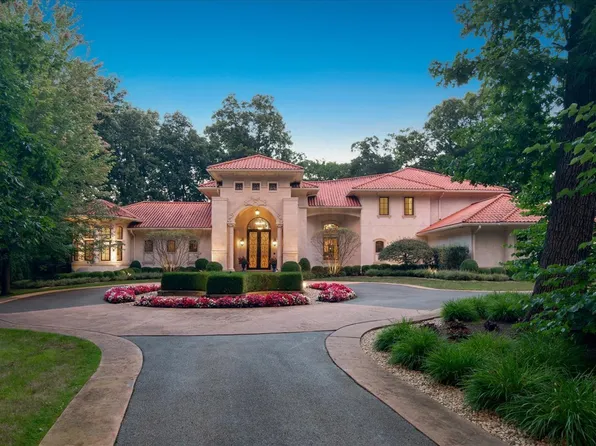 1036 Barrys Ct, Lake Forest, IL 60045