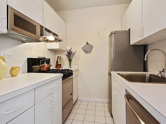4th image of 303 E 57th St #22-C