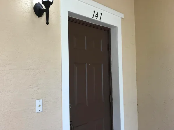 141 E Thatch Palm Cir, Jupiter, FL 33458