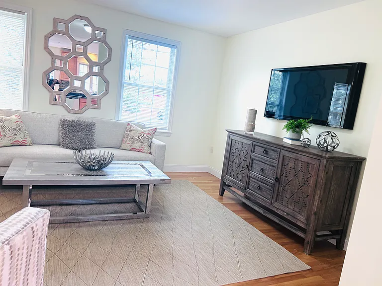 30 Russell St #5 — Photo 9