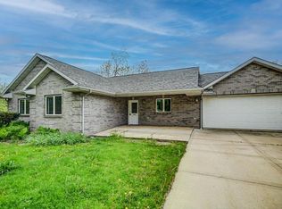 303 Wilson St, Mount Horeb, WI 53572