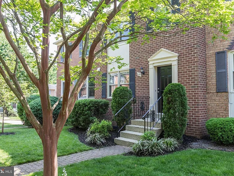 629 N Abingdon St — Photo 17
