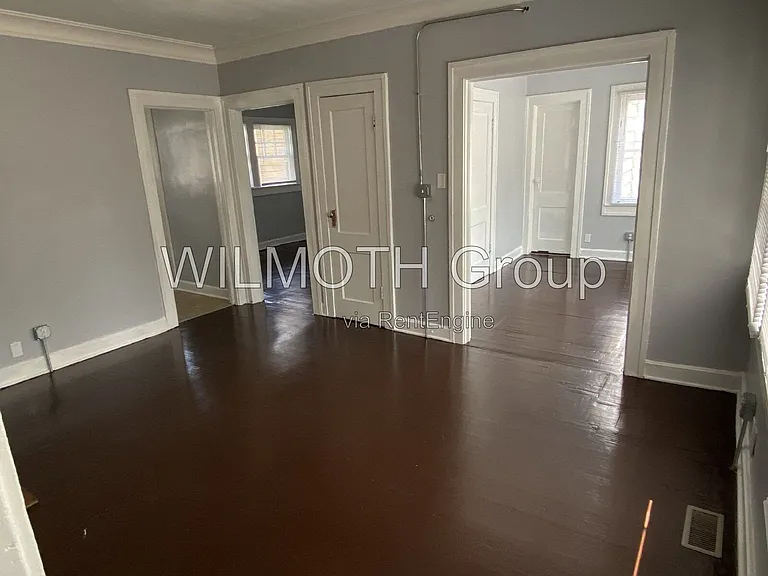 634 E 37th St #2 — Photo 2