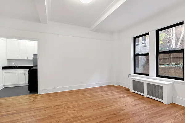 Rented by Cooper & Cooper Real Estate | media 20