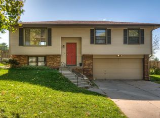 15323 Polk Cir, Omaha, NE 68137