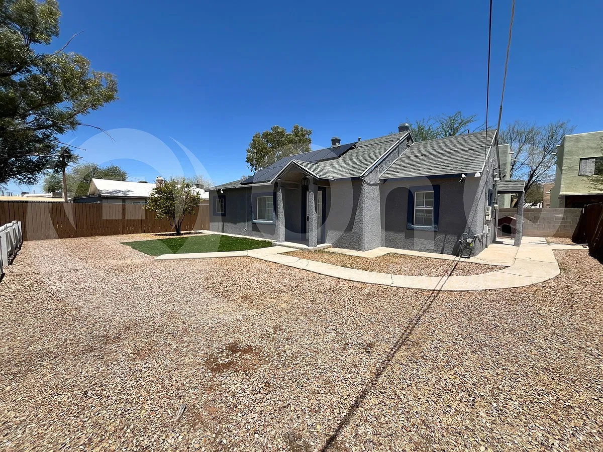 3 bed, 2.0 bath, 1160 sqft, $1,575 — Photo 2