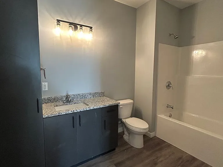 2724 Silver St — Photo 73