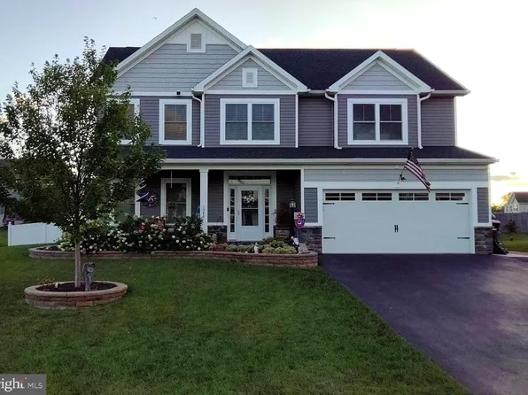 1043 Emilys Ct, Greencastle, PA 17225