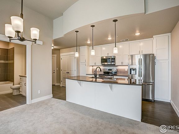 4th image of 975 Landmark Way #11