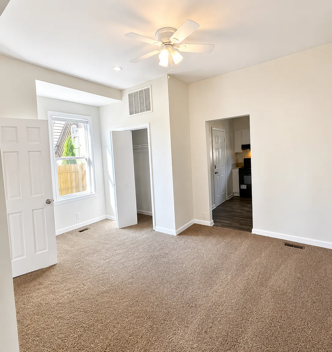 2 bed, 1.5 bath, 1136 sqft, $1,599 — Photo 4