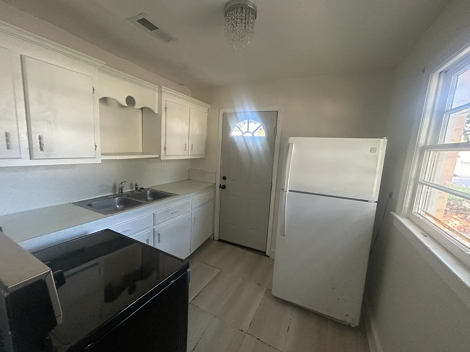 2 bed, 900 sqft, $998 — Photo 3