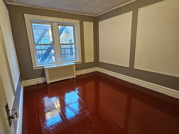 4th image of 18 N 12th St APT 203
