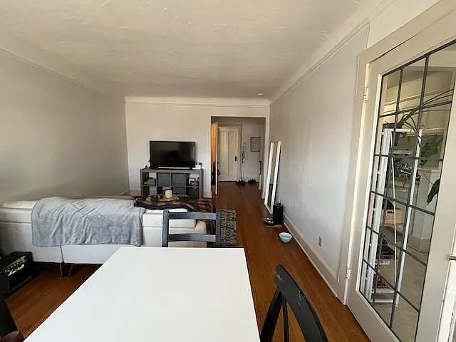1501 N Farwell Ave #5 — Photo 3