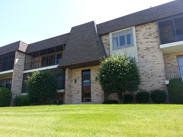 1st image of 15704 S Foxbend Ct #1S