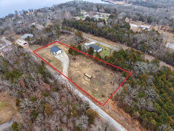 5th image of 290 Mockingbird Lane