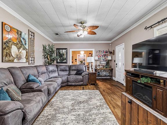 4th image of 145 Preston Rd