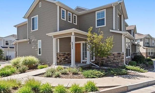 End unit in gated community.