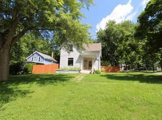 506 Dewey St, Harvard, IL 60033