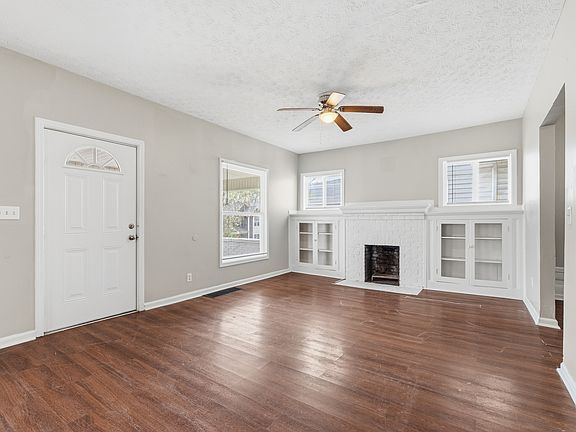 3rd image of 3844 Graceland Ave