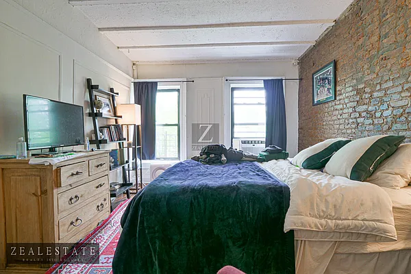 Rented by ZealEstate Group Inc | media 8