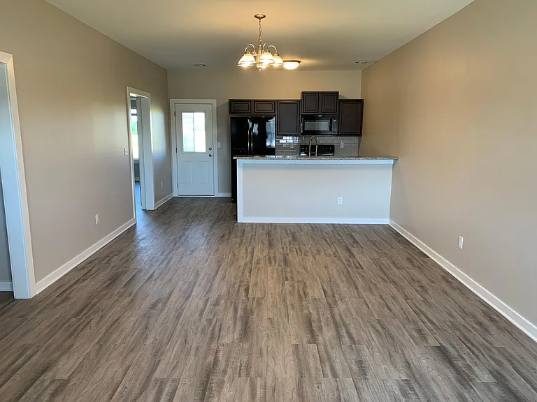 5256 N Cypress Cir — Photo 3